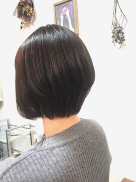 ケースプラスグリーン(CASE+GREEN) ◎前下がりショートボブ×オリーブブラウン