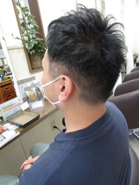 コアフィールフィス(COIFFURE fils) 【見附・今町】黒髪　ショート　アップバング　ビジネススタイル