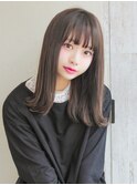 束感ぱっつん前髪可愛い小顔ナチュラルストレートセミロング