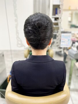 ジラ ヘアアンドメイク(girra HAIR&MAKE) 夜会風アレンジ