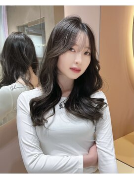 グロー 大宮(GLROW) □ 韓国大宮顔周りレイヤーカットヨシンモリくびれ巻き