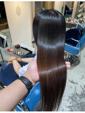 リラエ(Lyrae) 縮毛矯正/髪質改善/美髪カラー/トリートメント【大阪/西梅田】