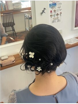 ヘアーアンドメイクアップモパ アップスタイル