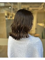 ニコ(niko)&nbsp;【二村】シルキーベージュ　外ハネミディ