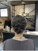 結婚式アレンジ　シニヨン　まとめ髪　アップスタイル