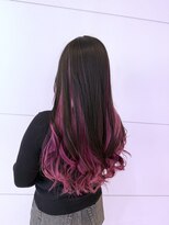 ヘアメイクアン(Hair Make Une)&nbsp;【ピンクバイオレットのインナーカラー】×【巻き髪スタイル】