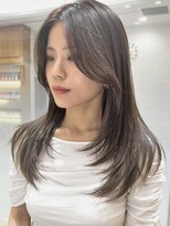 ピークアブー 銀座中央通り(PEEK-A-BOO)&nbsp;ミディアムレイヤーカット小顔ヘア