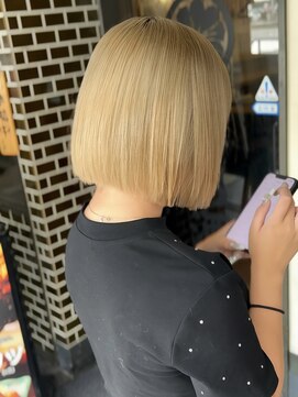 ロア バイ アヴァンス 天王寺店(Lowa by avance.) 【切りっぱなしボブ】×【ハイトーン】×【髪質改善】