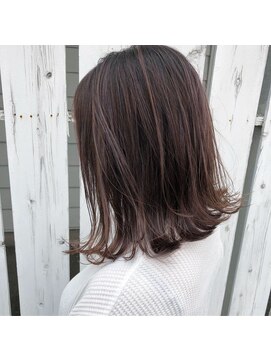 ファン(FUN.) ラベンダー×切りっぱなしボブ【熊谷】