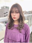 ミディアムヘアレイヤーシルキーベージュ