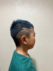 ソフトモヒカンツーブロック剃り込みキッズカット男の子