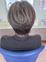 アトリーチェタ 田富店(ATTRICE)&nbsp;白髪ぼかしハイライト大人ショート