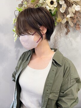 ハロー(...Hello) 【佐藤】首を綺麗に魅せるくびれショート