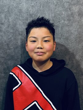 ベース(BASE) Cafe&Barber BASE×キッズ刈り上げ王道スタイル