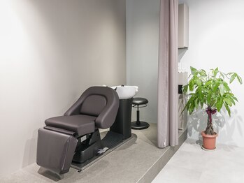 ロア(LOA)の写真/【高石駅5分】抜け毛予防・細気予防にも繋がるLOAのヘッドスパ。頭皮から健やかに柔軟性のある素髪を◇