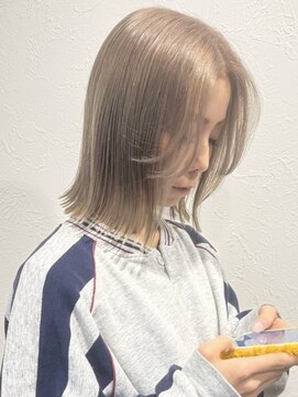 イワッシュ 大和駅店(IwAsh) レイヤーカット/ミルクティーグレージュ/ダブルカラー/ショート