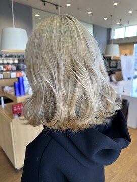 サラ 山口店(SARA) ホワイトブロンド