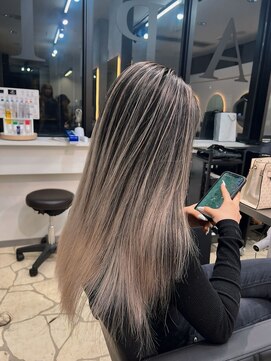 ラピス 福岡天神店(Lapis) Yu-ki ホワイトバレイヤージュ