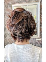 ビューティーセラーバイハリウッド(BEAUTY CELLAR BY HOLLYWOOD)&nbsp;ミディアムショート