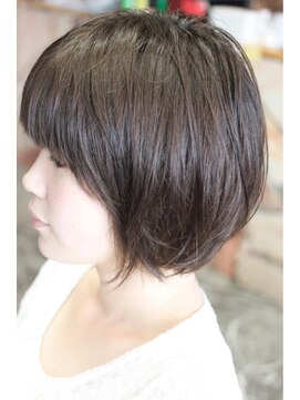 オーバーキャプテンネイキッド(OVER CAPTAIN NAKED) 清楚系＊涼しげアッシュベージュ×ラウンドボブ