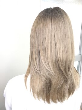 ジウ 上通り(JIU) 大人可愛い透明感立体感ロングハイトーン×ミルクティーベージュ