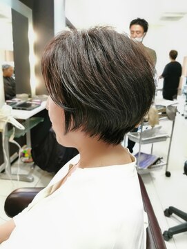 フラッグ ヘアー 天神西通り店(Flag HAIR) 大人ショート