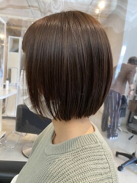 グランアディクト(Gran addict) ぱつっとラインのミニボブ