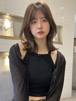 アイヴィー(IVY)&nbsp;韓国レイヤーカット顔まわりカット大人ガーリー外ハネミディアム