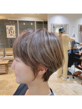 ティアラ 桜木町(TIARA) REAL SALON WORK～白髪ぼかしナチュラルハイライト／ショート