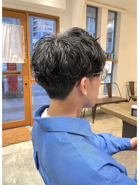 ビヨウシツ ポスタ マッシュ×スパイラルパーマ