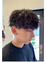 トナリ(tonari)&nbsp;メンズパーマ／緩めプードルパーマ／マッシュ