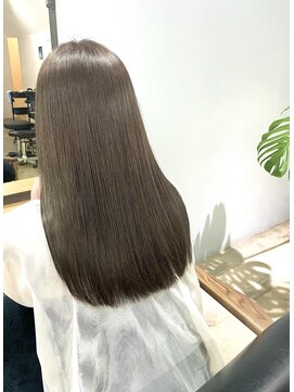 スリー(Three) 【Three/大分/萩原】オリーブカラー/透け感/透明感