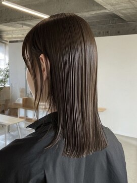 シア(XIA) ナチュラルストレート/美髪/アッシュブラウン/艶髪