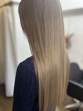 ユーリ(juli) カット/髪質改善カラ/ブリーチ/髪質改善トリートメント