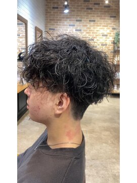 Spec Holder 藤井寺 Men's salon 【メンズカット/メンズパーマ/ツイストスパイラル】 スペインカール　フェードカット　ツイストスパイラルパーマ