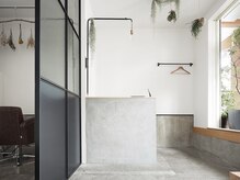 アスナロ(ASUNARO)の雰囲気(明るい自然光が差し込む店内でお待ちしてます。)