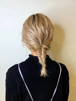 ブロッサム 東久留米店(Blossom)&nbsp;20代/30代/40代/似合う/小顔/編み下ろし/ヘアアレンジ