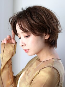 クリート(Criite) ショート×センターパート×束間ハイライト