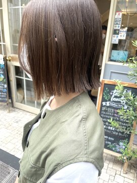 ネオリーブアイム 横浜西口店(Neolive aim) 赤味消し◎オリーブベージュ【横浜】