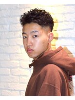 クオンヒール(QUON HEAL)&nbsp;フェードカットニュアンスパーマフェザーパーマサーフカールｕ