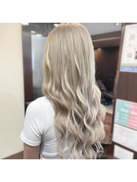 レヴェリー(REVERIE) ホワイトグラデーション