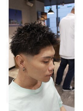 ニューオールド 三軒茶屋(NEW OLD) フェード×スパイキーショート