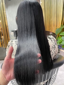 シティ(CITY) ブルーブラック ストレートヘア 表参道