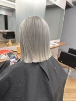 シカ 神戸三宮元町店(Cica)&nbsp;ホワイト ハイトーン ブリーチ ボブ 髪質改善 三宮 元町
