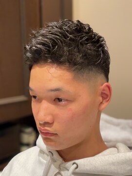 ヨリソイ スキンフェード&ソフトツイストパーマ