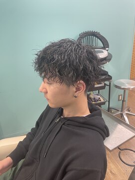 リーホリエ(Lee Horie) 縦落ちスパイラルパーマ