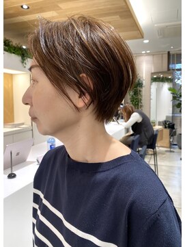 ステアケース 武蔵小杉店(stair:case) 大人ショート/ショートボブ/白髪ぼかしハイライト/武蔵小杉