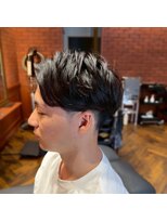ハナテンベース(HANATEN BASE) ニュアンスパーマ×センターパート メンズヘア_メンズショート