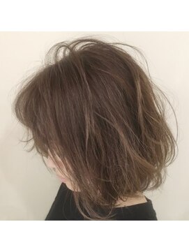 モアナ バイ ヘッドライト 武蔵小杉店(Moana by HEADLIGHT) 前下がり ワンレン ボブ 大人かわいい 小顔 ハイライト