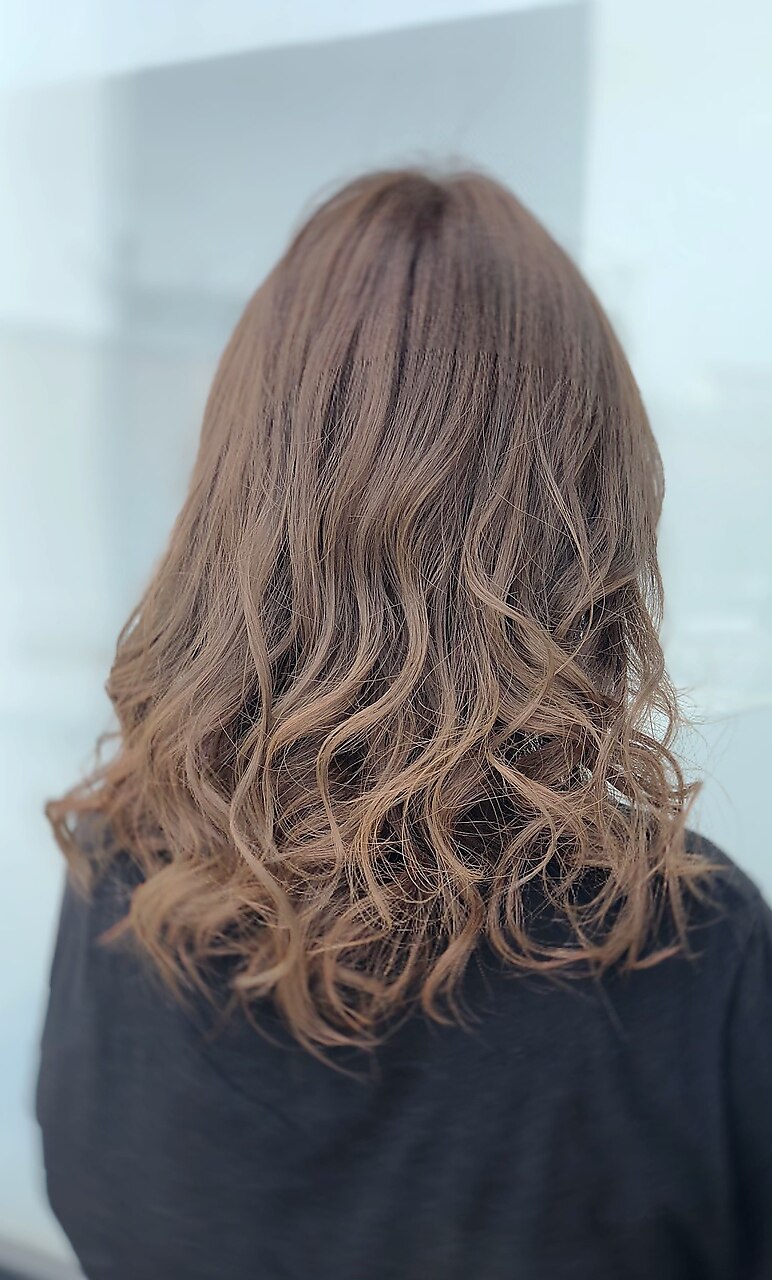 ゆるふわ波ウェーブ×美髪3Dカラーミルクティー：L124418846｜エアー